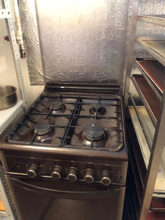 Продам газ плиту