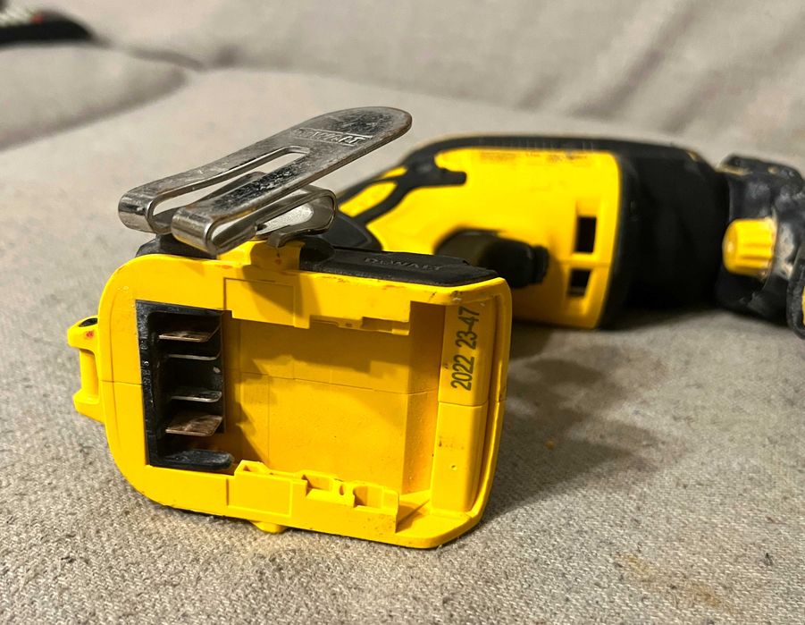 Surubelnita gips carton DeWalt DCF620 XR 18V cu magazie DCF6202