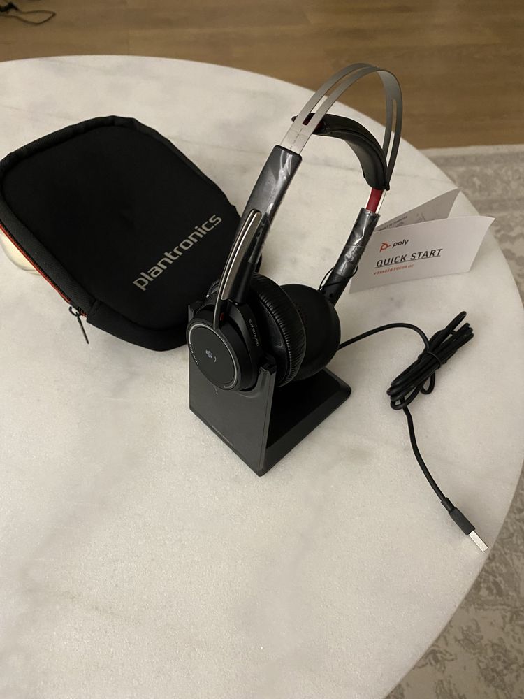 Casti Plantronics Voyager Focus UC, PC/Smartphone, Bluetooth