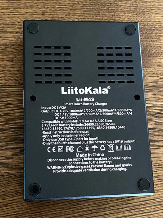 Incarcator smart intelicent Lii-M4S acumulatori baterie NOU