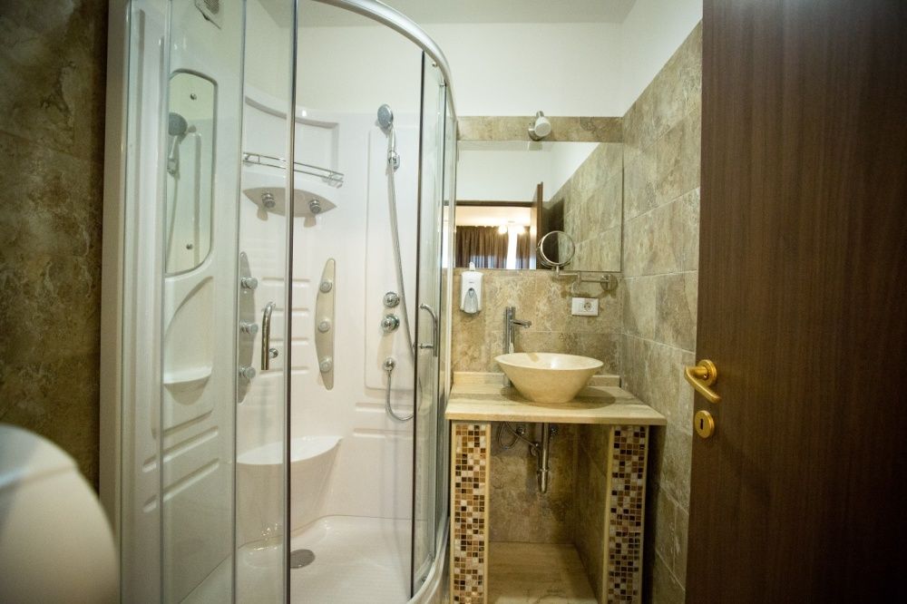 Camere Duble sau tween in regim hotelier