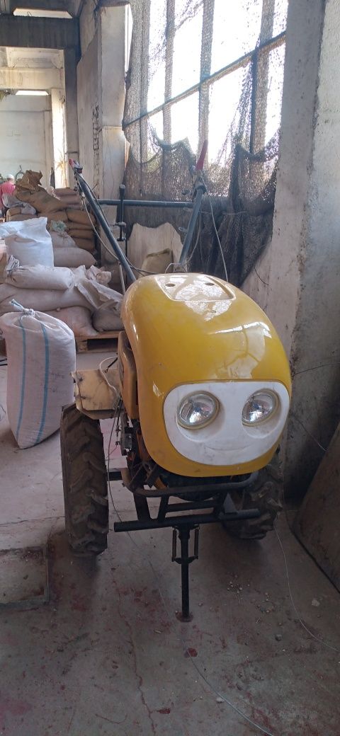 Motoblok sotiladi