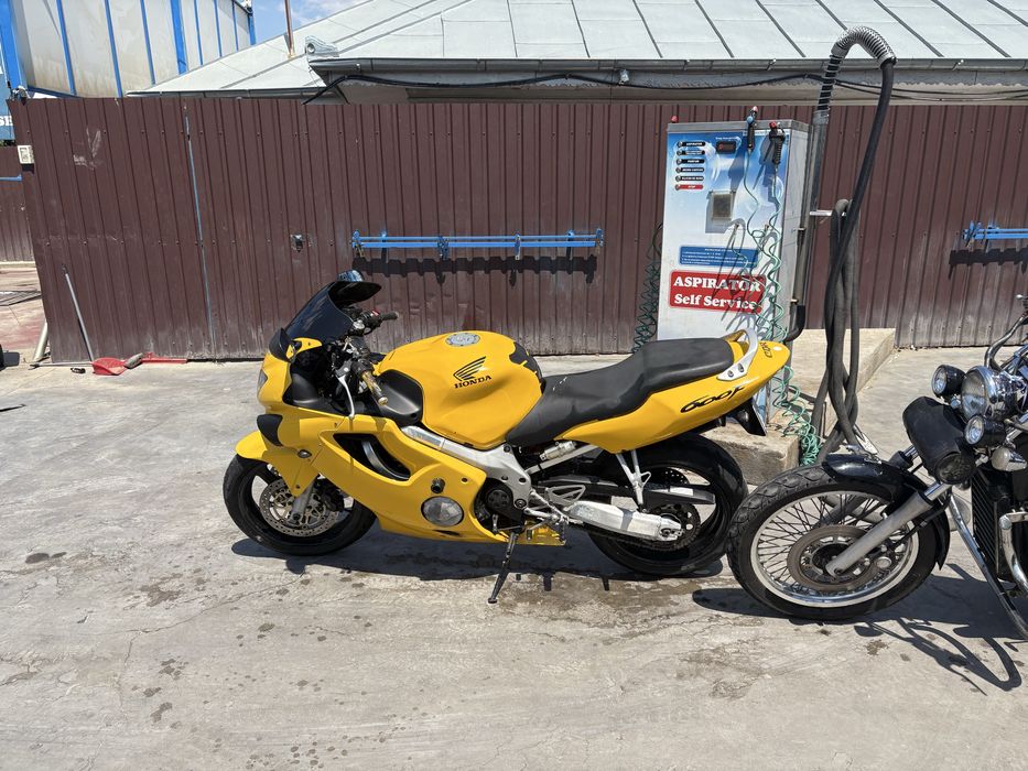 Honda CBR 600 F4 Carburatie