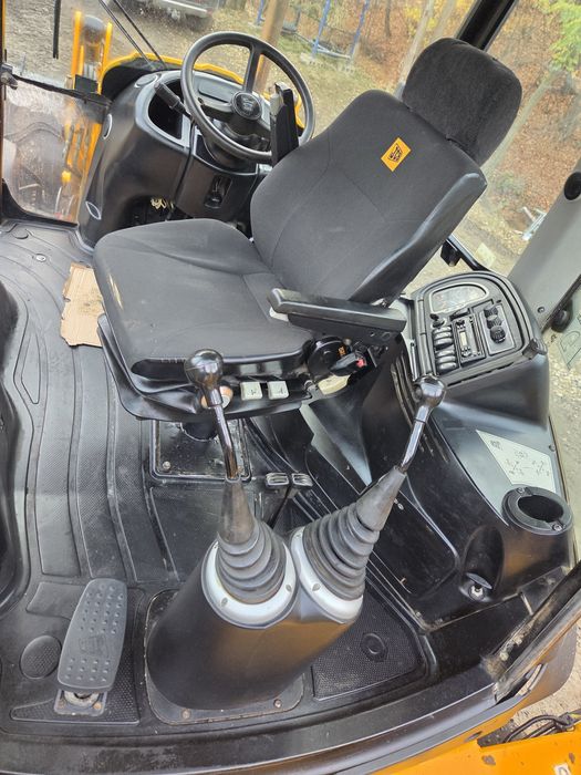 Buldoexcavator Jcb 3cx 2014