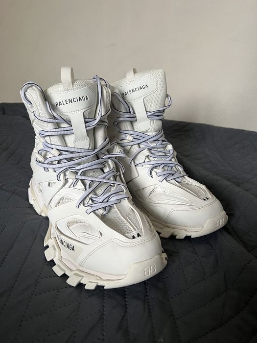 Balenciaga track Hike