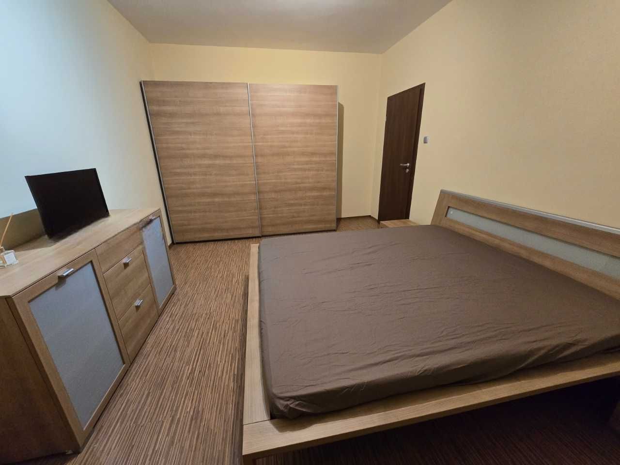 Дава се под наем Тристаен апартамент в София, Изток - 80 кв.м за 867 € - Снимка #7