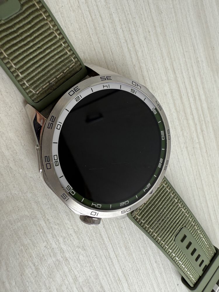Huawei Watch GT 4 + подарък оригинална синя каишка