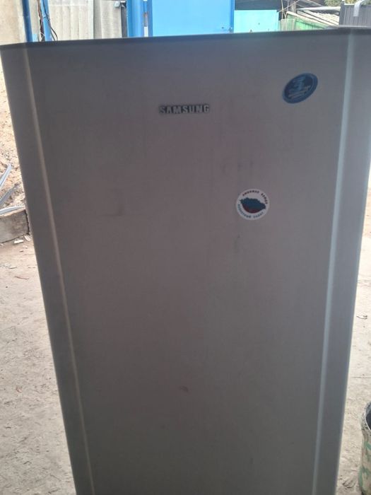 Холодильник (нужна замена резины)