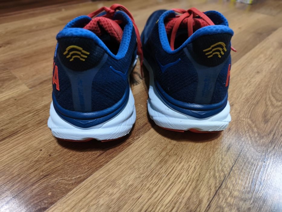 Hoka Clifton 9  44,5