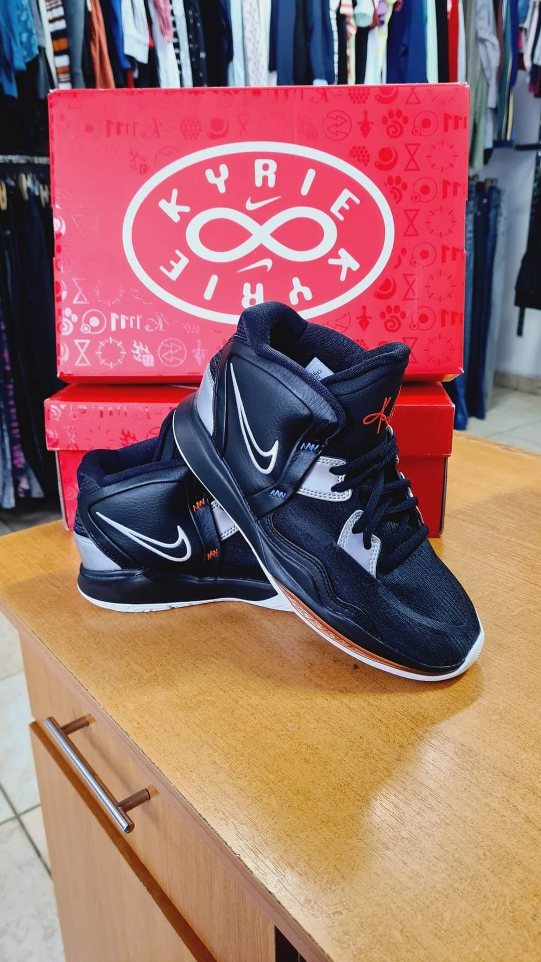 Nike Nr 37,5 Preț 250 lei int 24 cm