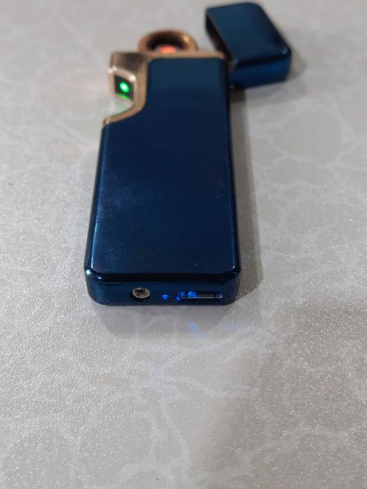 В продаже электро спиральная зажигалка