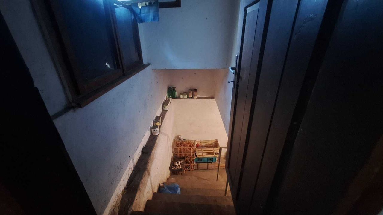 Продава се Къща в Елин Пелин - 452 кв.м за 863 €/кв.м - Снимка #22