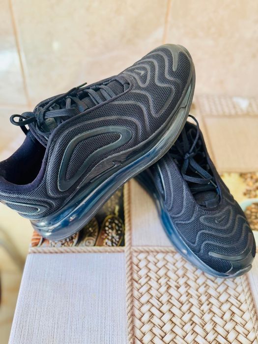 Vand Incaltaminte Nike W AIR MAX 720 nr 38 sunt noi