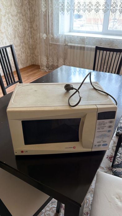 Продам микроволновую печь LG