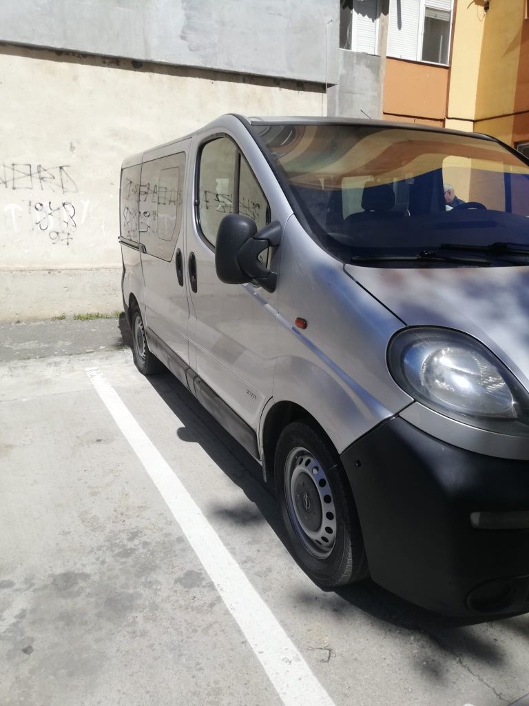 OPEL Vivaro 2003 înmarticulat 5+1 autoturism