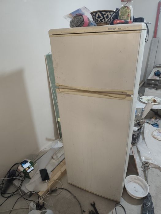 Продается б/у холодильник