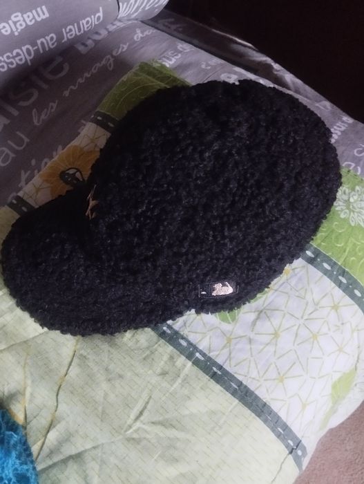 Продам кепку.в отличном состоянии..два раза одевала