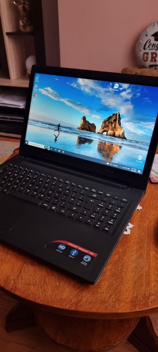 Vând laptop Lenovo IdeaPad in stare buna cu procesor Intel I3
