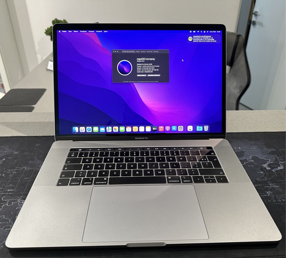 Macbook Pro Touchbar i9 32GB Ram Radeon Pro 560x 4GB