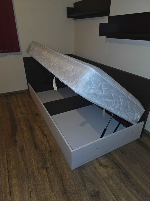 Единично легло с матрак