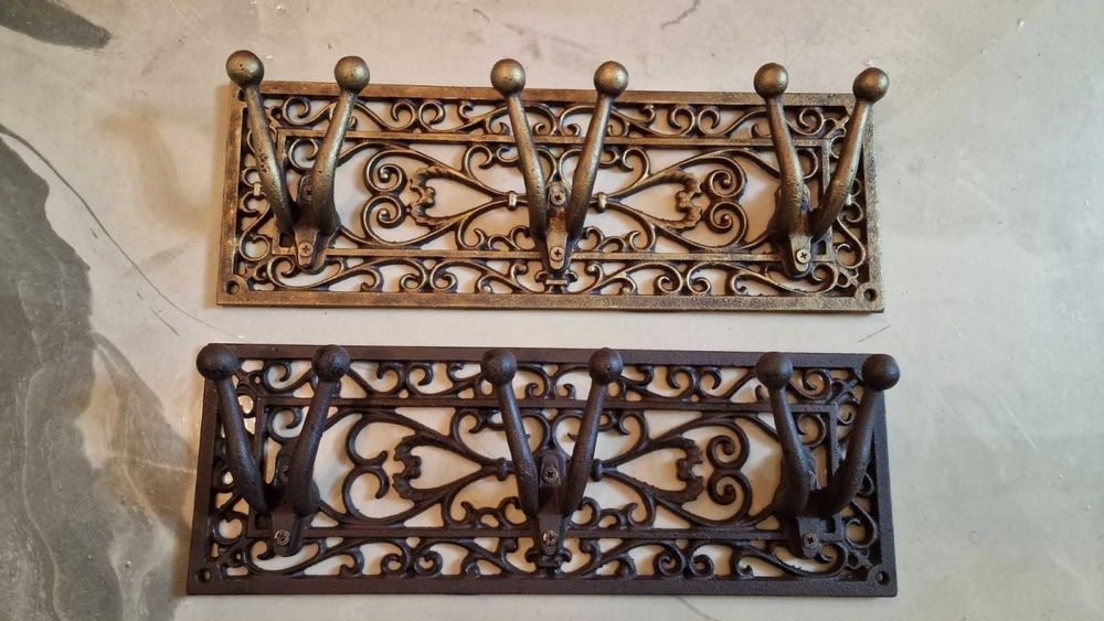 Масивна Чугунена зак/чалка, декоративна, стабилна.