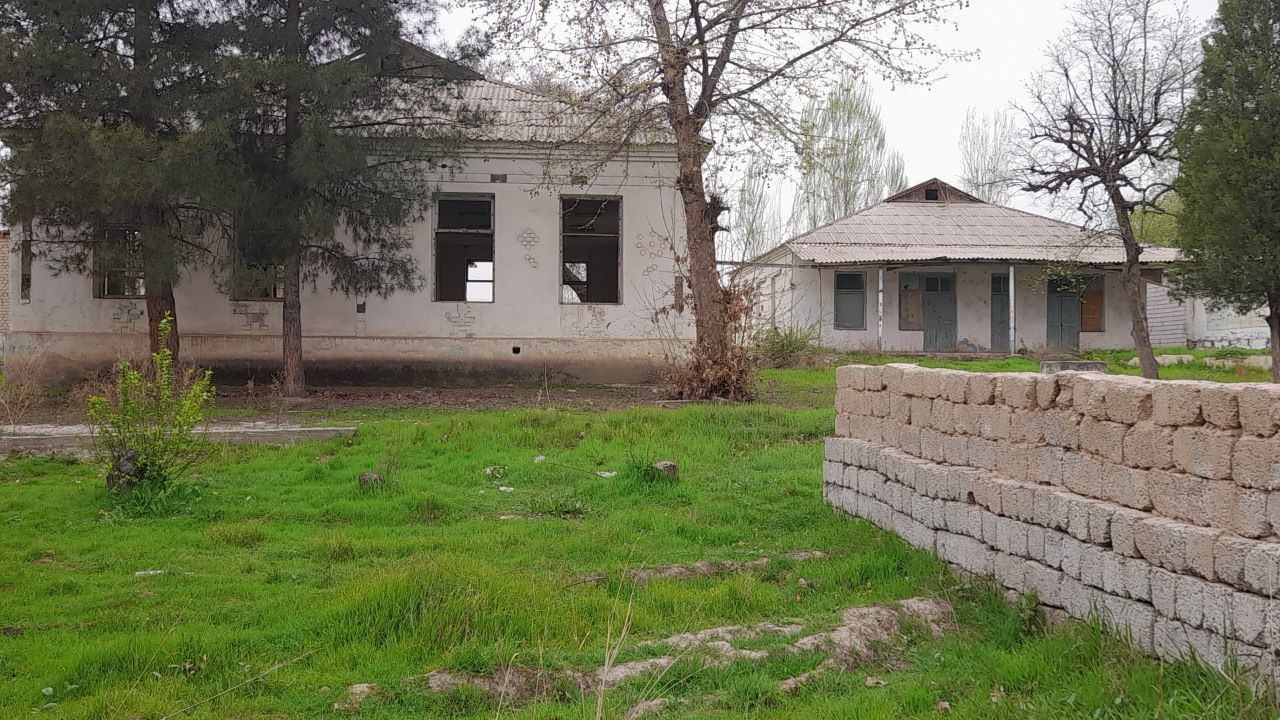 Sotiladi: Surxondaryo viloyati Denov tuman Fayzli mahallasi Mehribon k