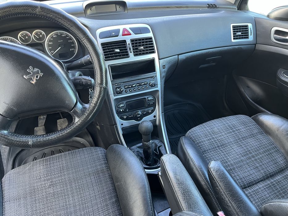 Продавам личния си автомобил Пежо 307