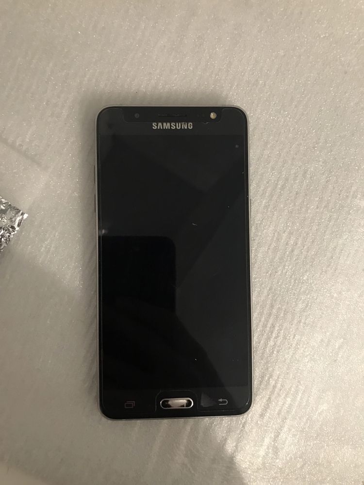 Продам Samsung j5 2016 года