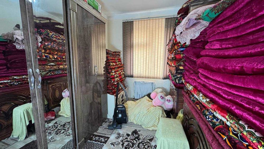 Заканал АТС 1 қаватда 3 хонали квартира сотилади. ID: 1504