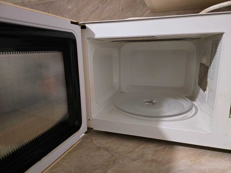 Микровълнова печка с грил