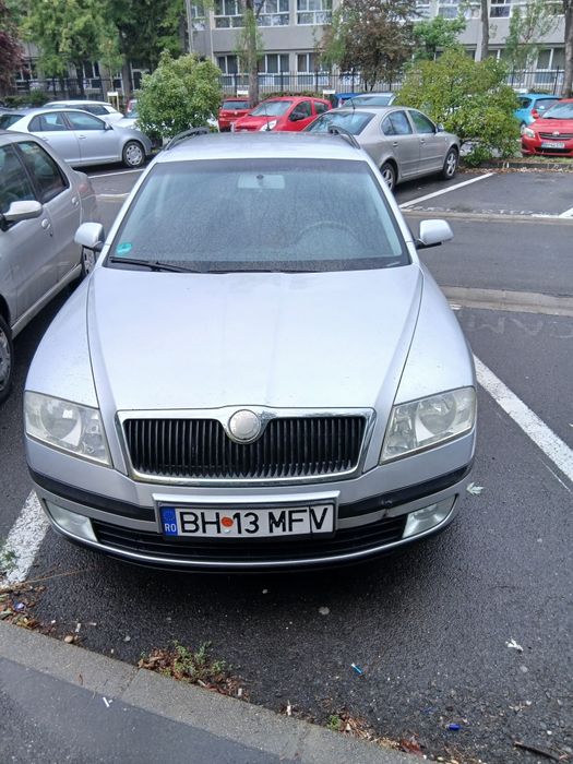 Vând SKODA Octavia