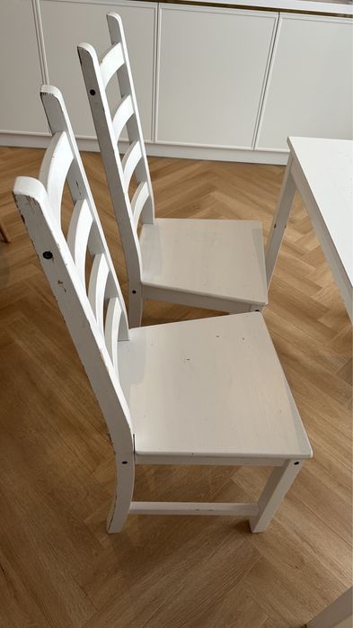 Стол со стульями