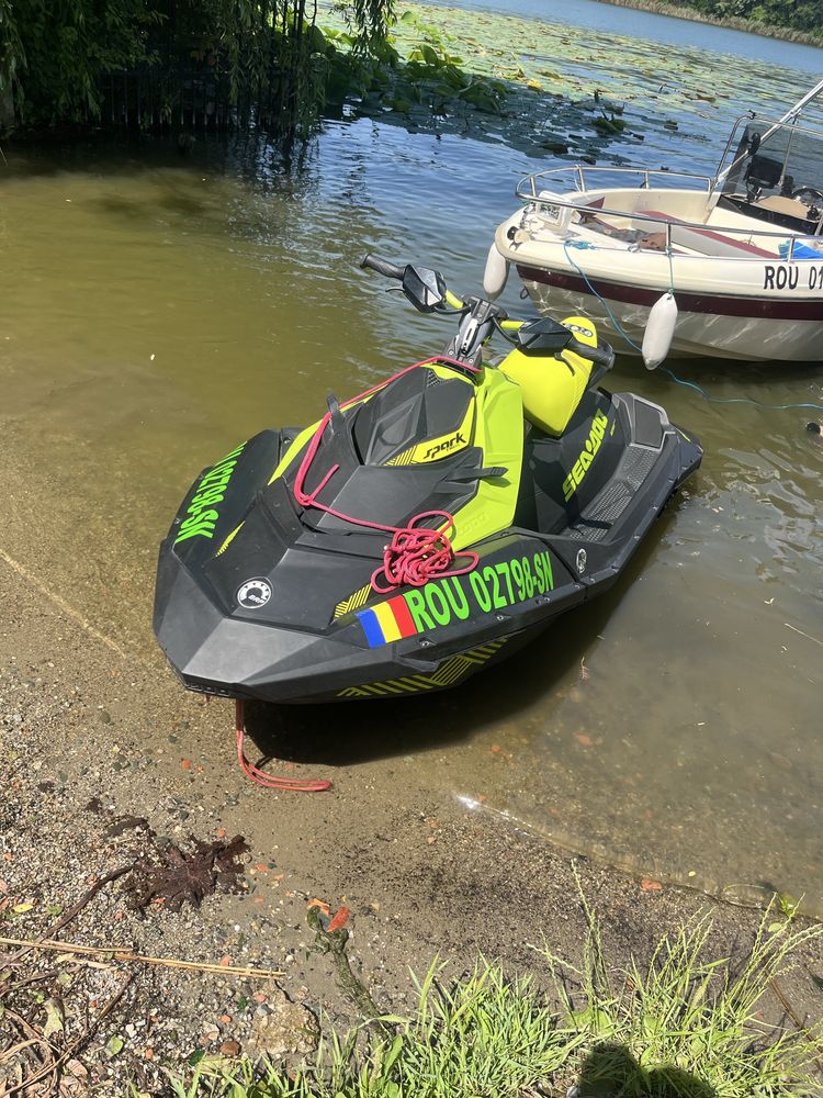 Skijet BRP Seadoo Spark Trixx 2023 in garantie + peridoc Navio 2024
