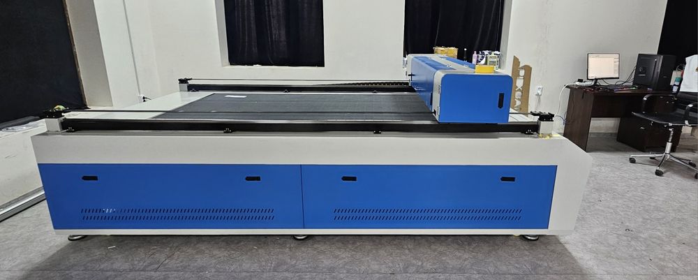 Lazer va Roverda usluga 

Alikabond
Akril
Orgsteklo
Fomeks
Pett
Abc va