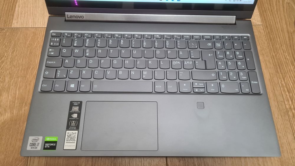 Lenovo Yoga 9i i7 10750H, GTX 1650Ti, 16 GB RAM, SSD 1 TB