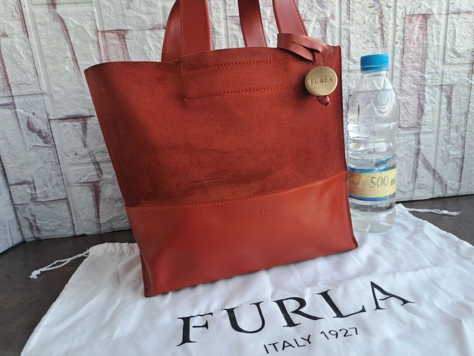 дамска чанта,Furla  малка керемидена чантичка-естествена кожа