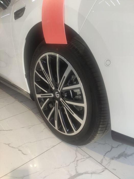 LeapMotor B01 electric 550