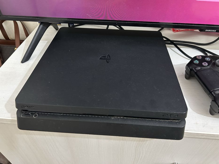Playstation 4 Slim 1TB