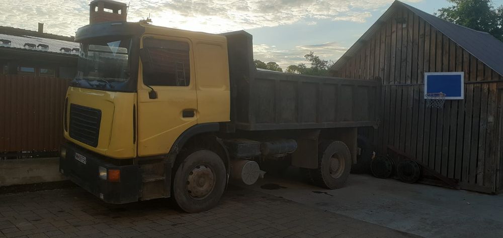 Basculanta Roman Caterpillar