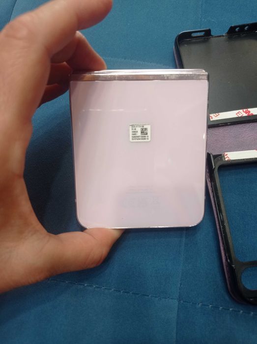 Samsung galaxy zflip 5 -256 MB /8GB  и Samsung  Z flip 7 Fe нов 128GB