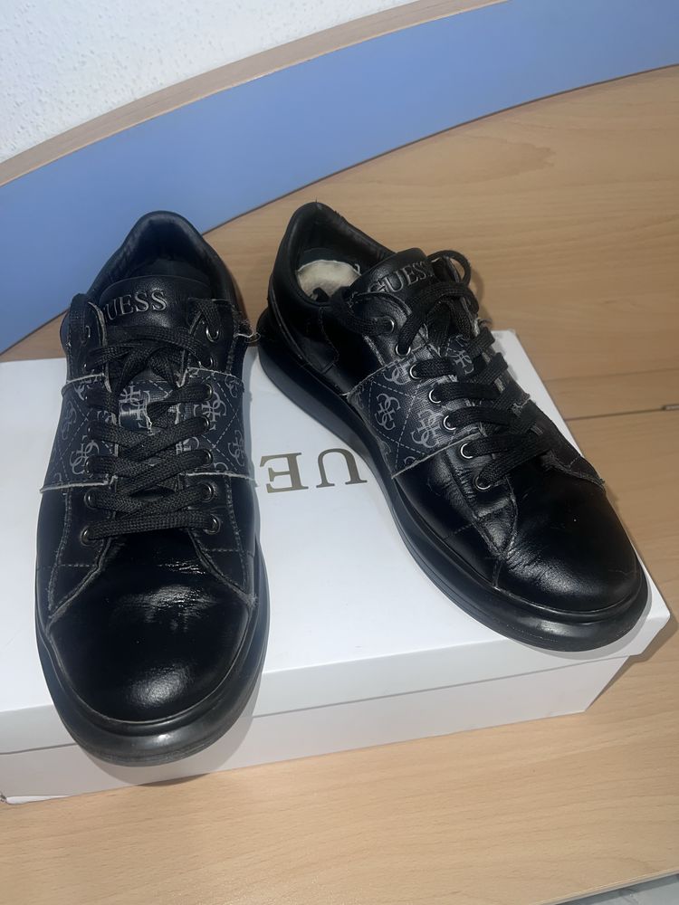 Спорти обувки guess