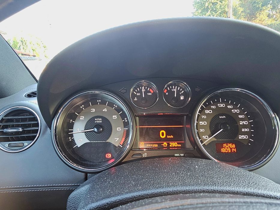Vând Peugeot RCZ