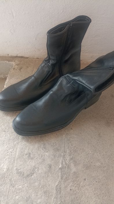 Новые кожаные сапоги 43 размер