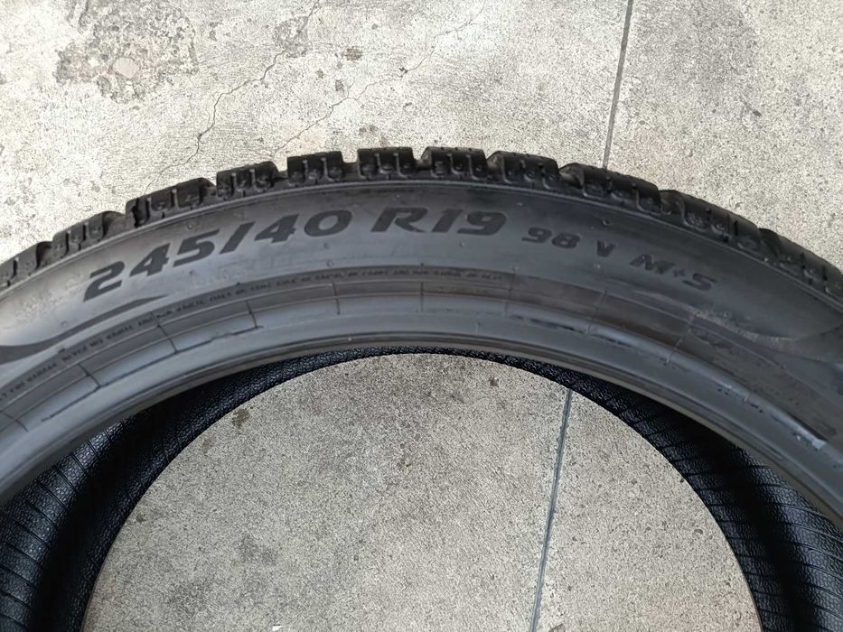 O anvelopa de iarna 245 40 19 pirelli p zero winter 7,8 mm dot 2324