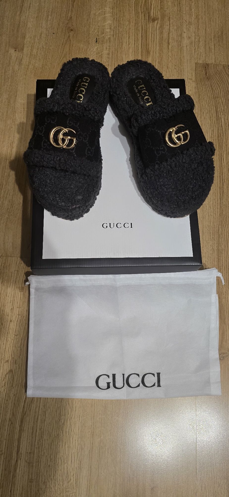 GUCCI-Дамски Чехли.
