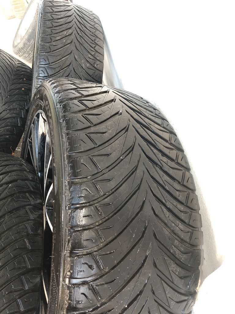 215/45 R17 Спарк колбьт нексия 1 2 3 Жигулиларга тушади срочно сотилад