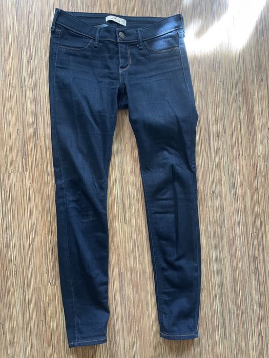 Отдам беслатно вещи на девочку подростка