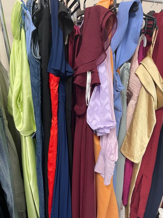 Vând haine second hand