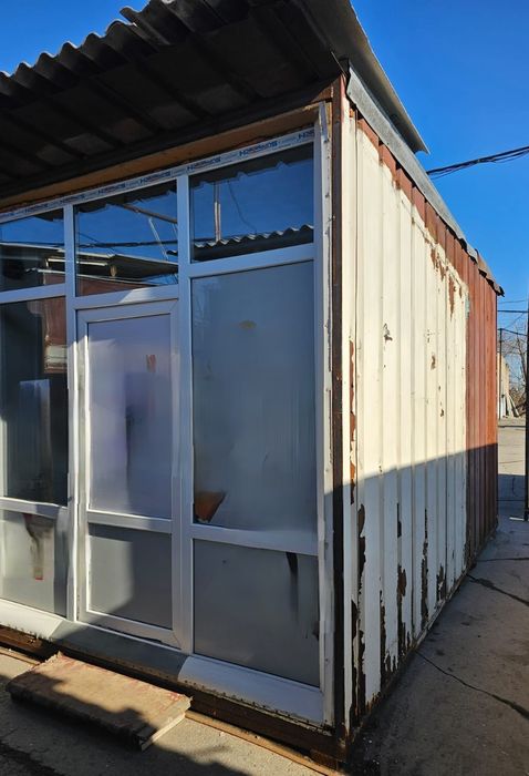 Контейнер  (железный 21 кв ),высота 3метра.