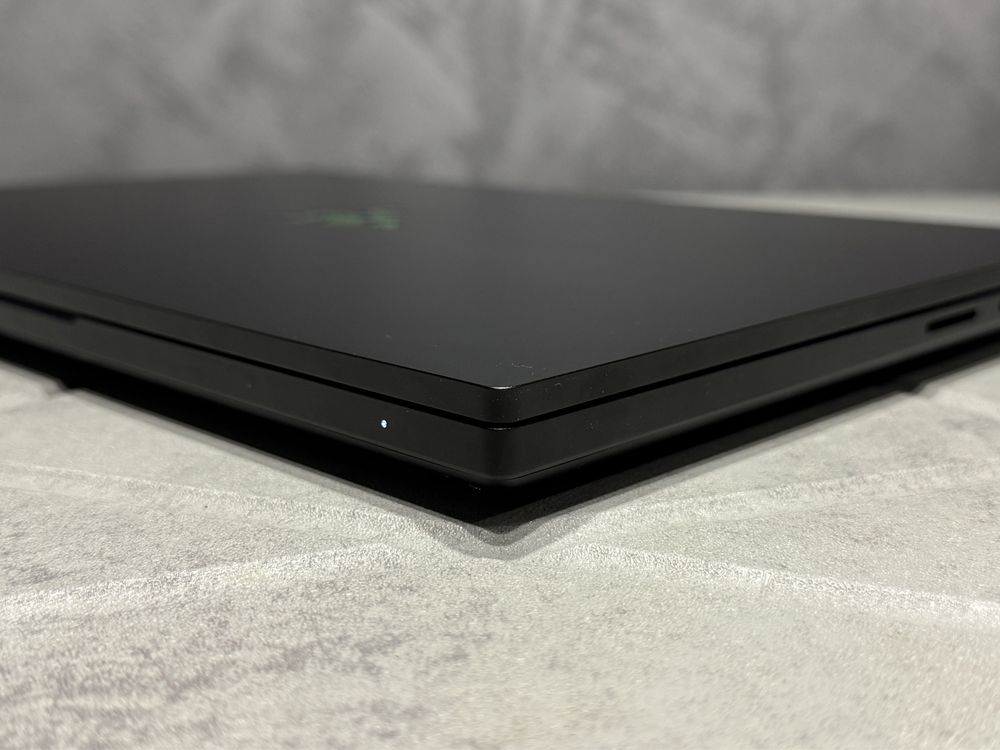Гейминг лаптоп Razer - Blade 17, 17.3", QHD, 240Hz, i7, RTX 3070Ti